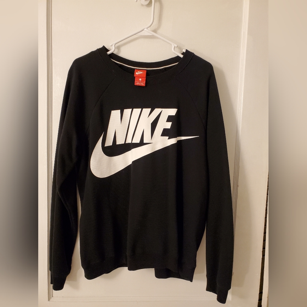 Nike black crew sweatshirt